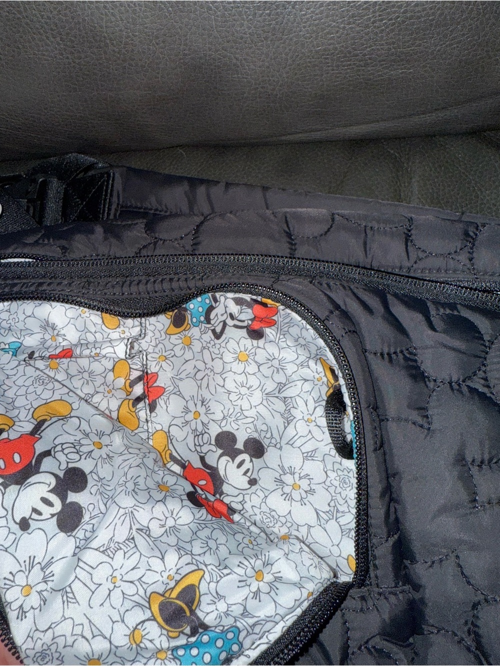 Disney x Vera Bradley Quilted Black Crossbody Sling Bag - Picture 4 of 5